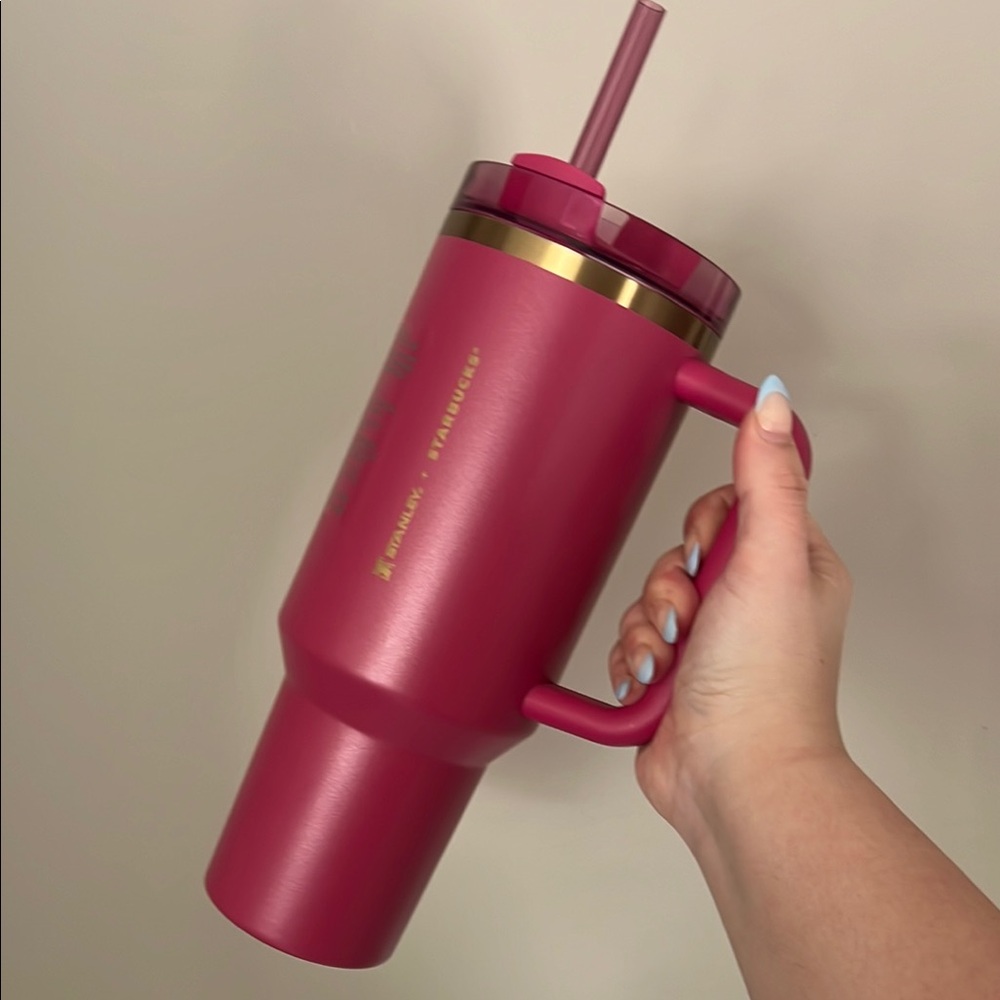 Stanley x Starbucks Limited Edition Winter Berry 40oz Tumbler - Picture 2 of 5